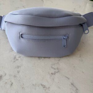 New. Dagne Dover Ace Neoprene Fanny Pack- Blue Heron